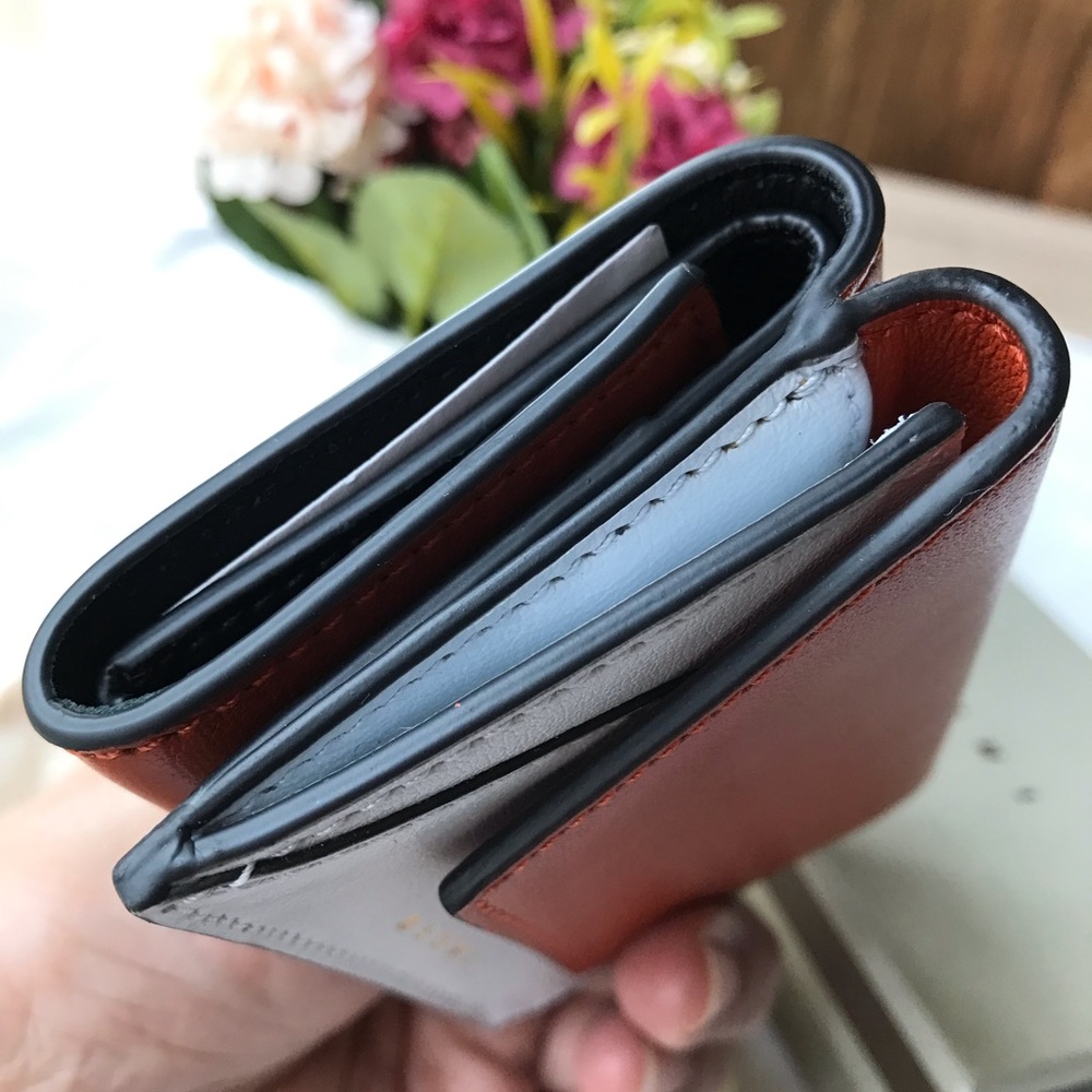 💯 Authentic MARNI compact wallet with complete inclusion - Picture 14 of 17